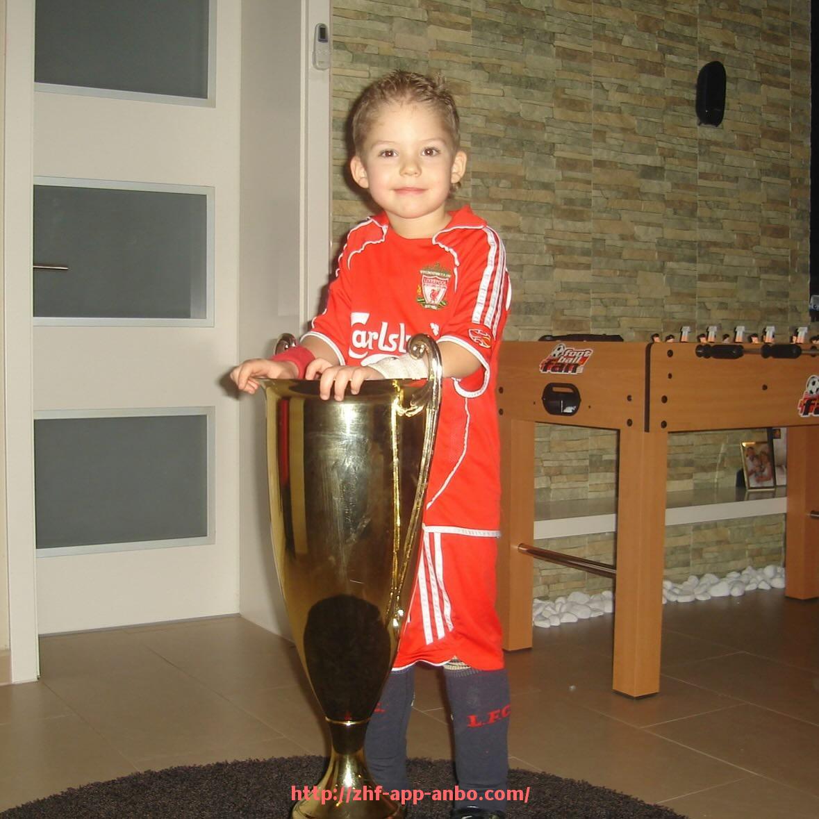 安博体育app下载-意甲足球俱乐部背后的利益关系网与政治因素