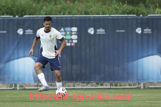 安博体育app下载-世俱杯球员体能恢复流程与营养补给机制详解